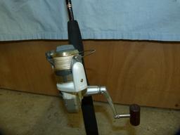 Mitchell fishing rod w/Shimano Stradic reel