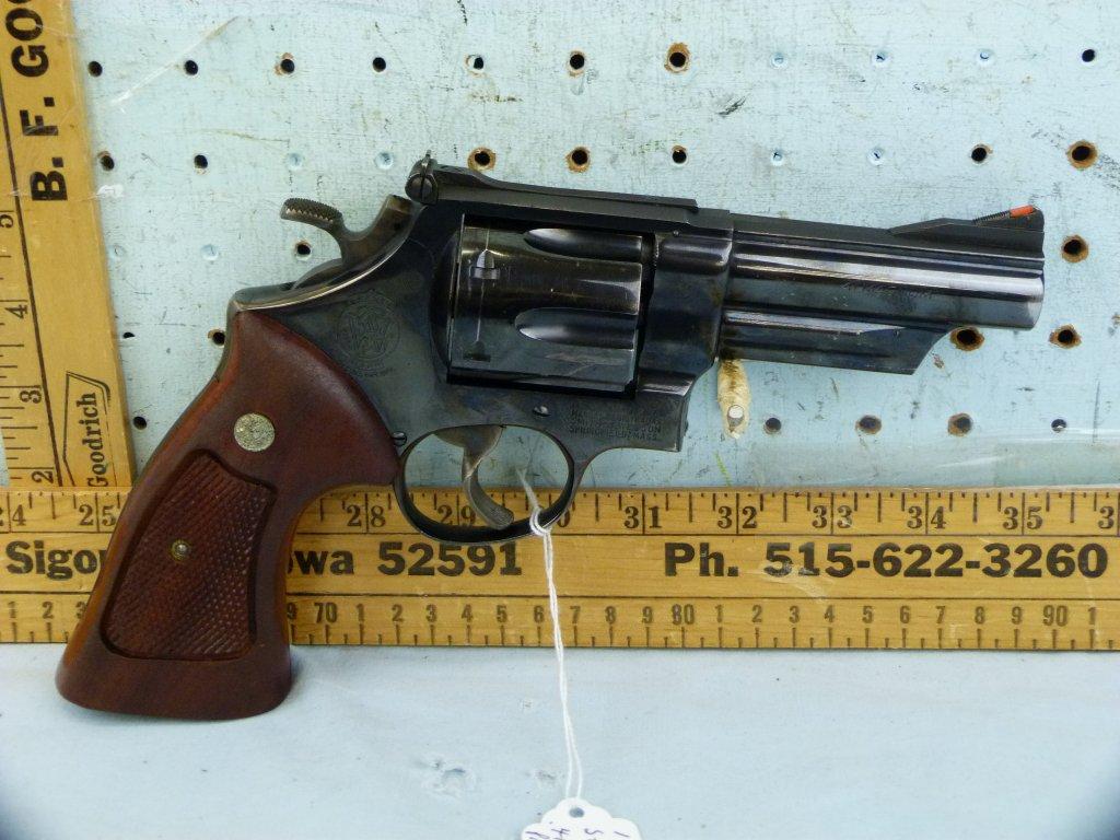 Smith & Wesson 57 Revolver, .41 Mag, SN: S318839