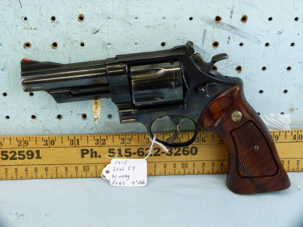 Smith & Wesson 57 Revolver, .41 Mag, SN: S318839