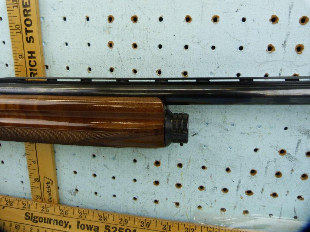 DU Browning Auto-5 SA Shotgun, Light 20, 20 ga, SN: 90DU003616