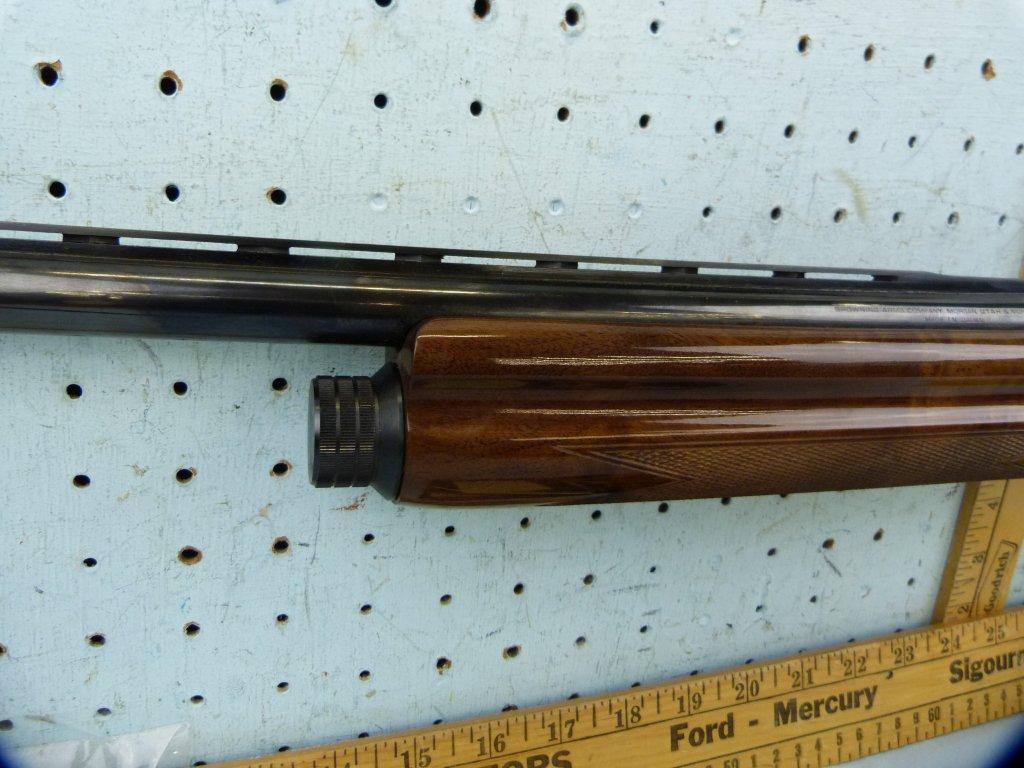 DU Browning Auto-5 SA Shotgun, Light 20, 20 ga, SN: 90DU003616