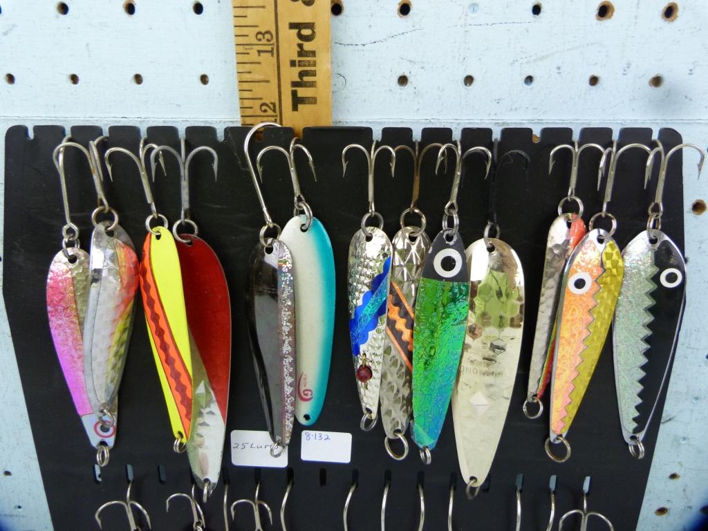 25 Spoon fishing lures, various sizes/makers