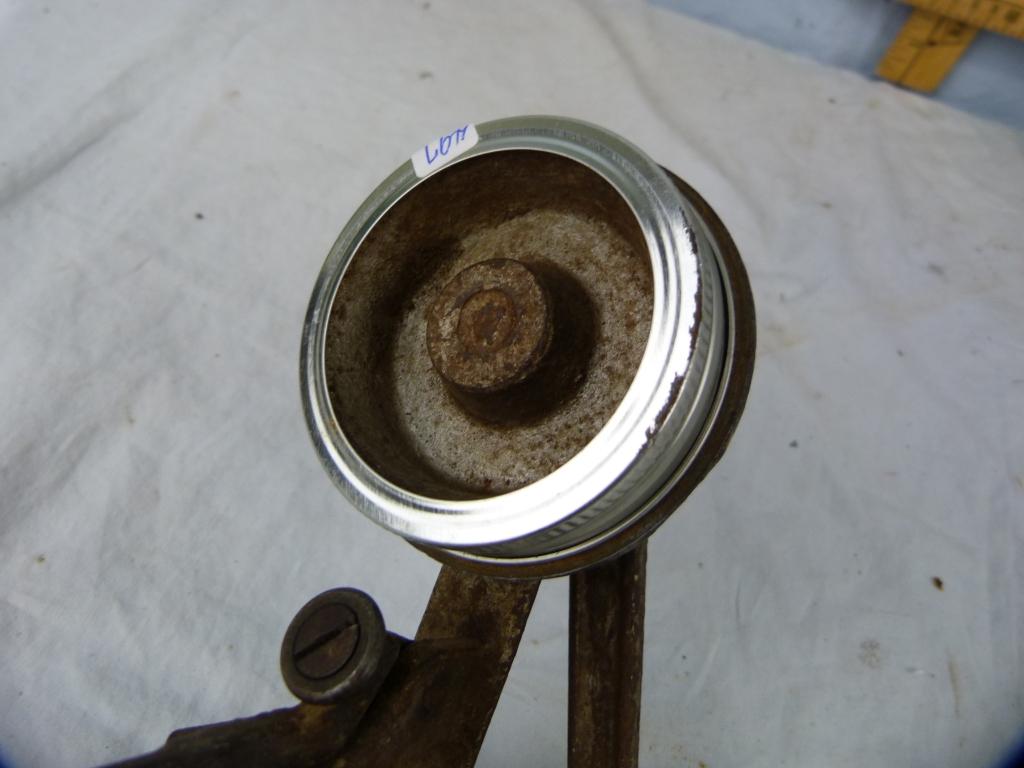 Counter mount grater & jar lid re-sizer