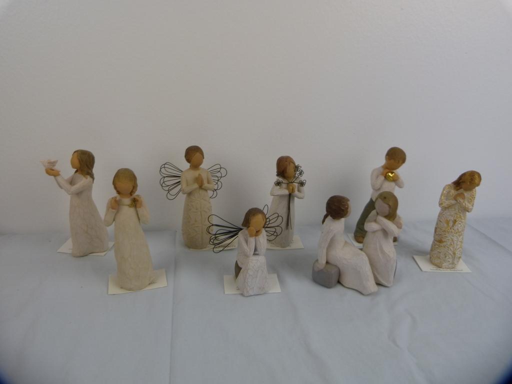 8 Willow Tree figurines -