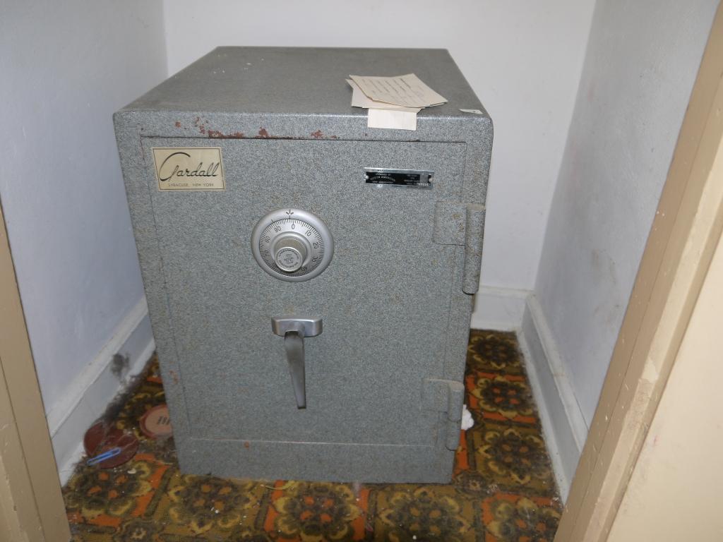 Guardall floor safe - 20" D x 22" T x 15" W with combination, one roller not attached