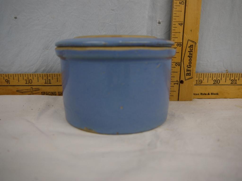 Blue lidded 1 LB. crock with lid, 4-1/2" diameter