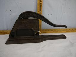 Griswold made "Billy" Plug tobacco cutter