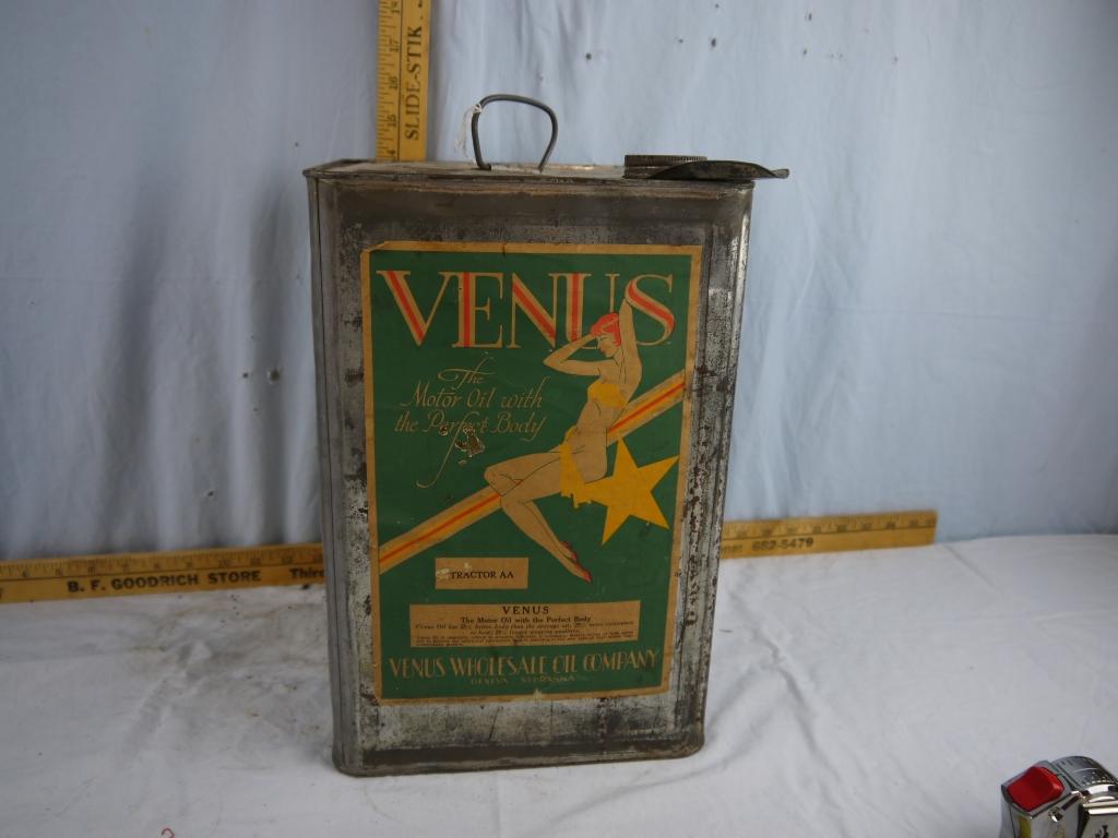 Metal oil can with paper applied "Venus" Oil label