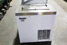 NEW FLOOR MODEL DISPLAY DC-2S SELF CONTAINED ICE CREAM DIPPING CABINET