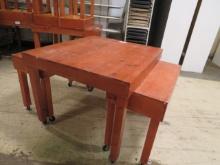 NESTING DISPLAY TABLES (42X48, 2-19X39)