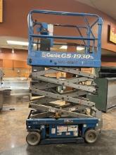 GENIE GS-1930 SCISSOR LIFT