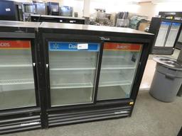 TRUE GDM-41SL-48-HC-LD SELF-CONTAINED SLIDE-DOOR COOLER