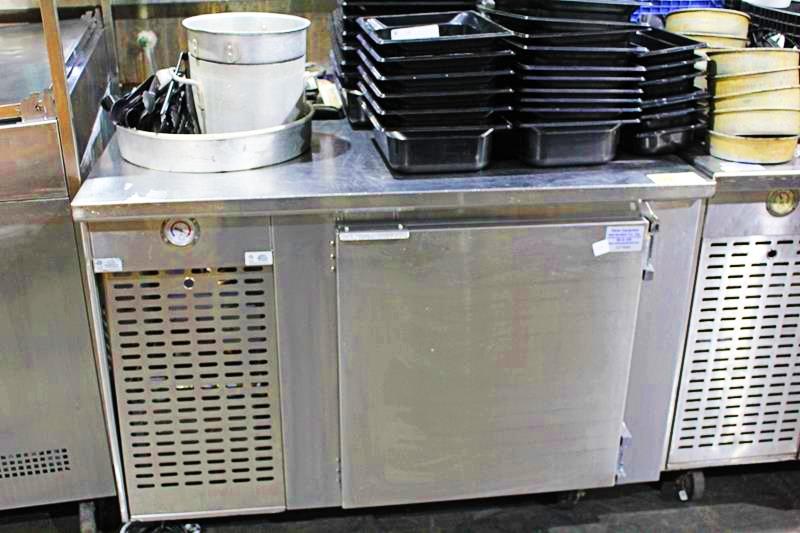 EDWARDS 4' STAINLESS STEEL 1-DOOR SELF CONTAINED WORKTOP COOLER