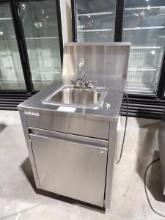 24X32 QUALSERV MOBILE HAND SINK WITH WATER HEATER