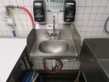 STAINLESS STEEL HAND SINK