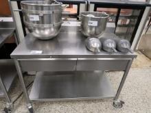 4FT STAINLESS STEEL TABLE