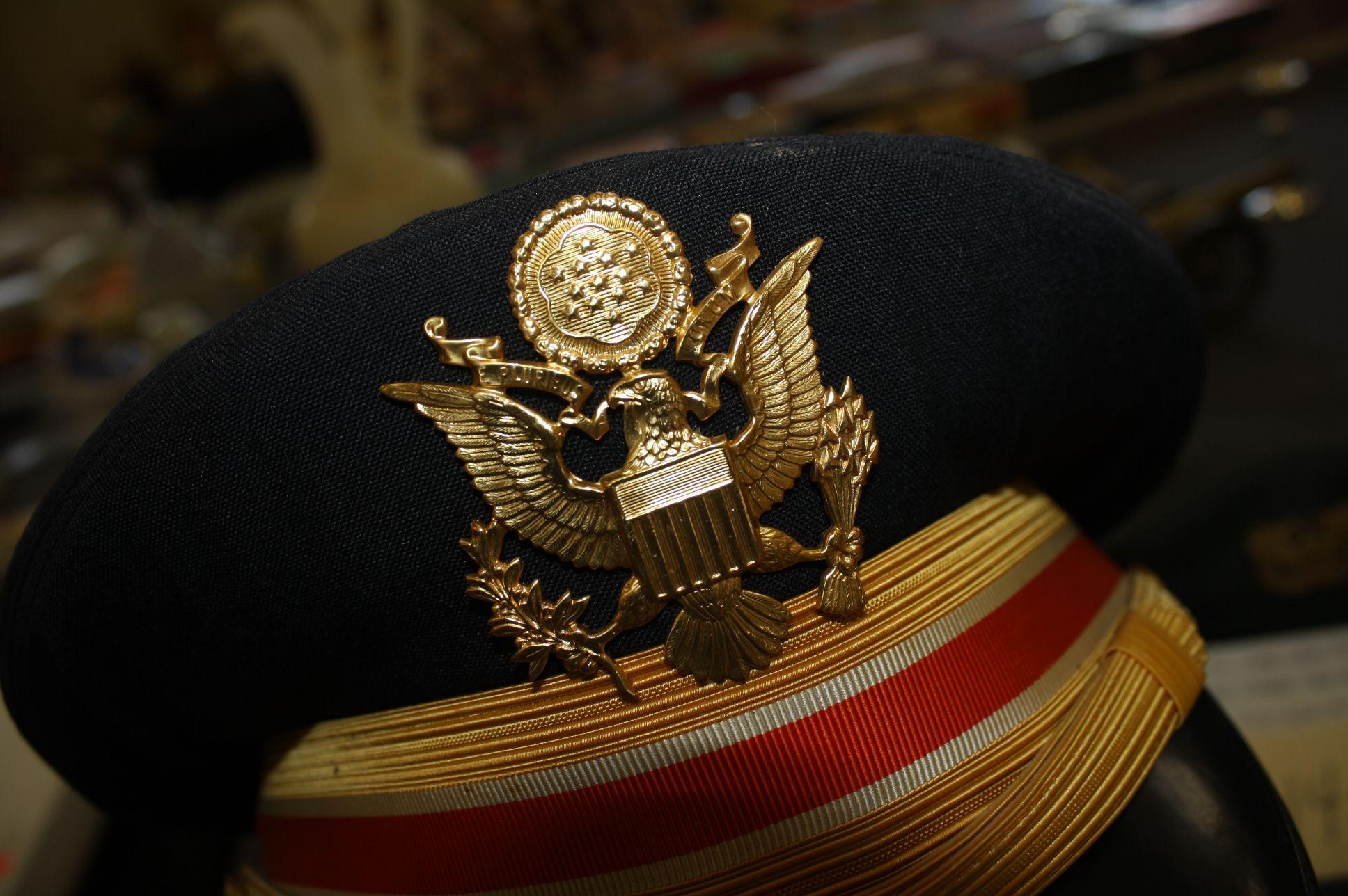 U.S. ARMY CHIEF WARRANT OFFICER'S BLUE DRESS HAT, CIRCA 1963