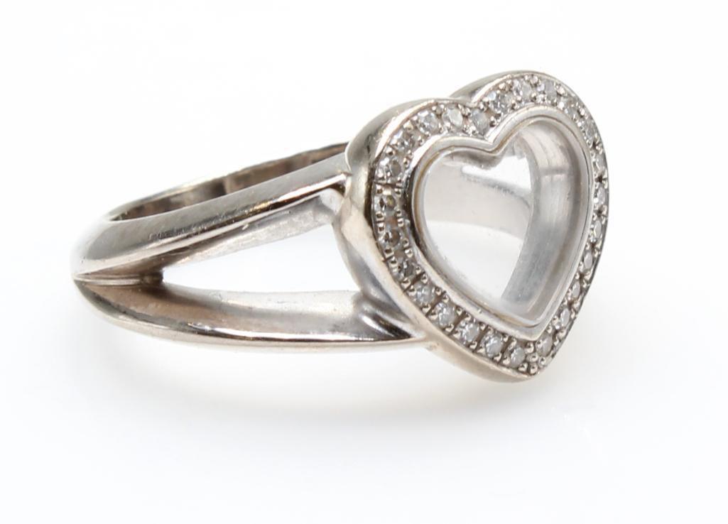 CHOPARD RING. HEART WITH DIAMONDS. 18K WHITE GOLD