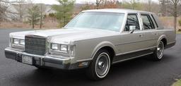 1988 Lincoln Town Passenger Car