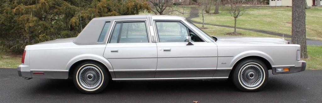 1988 Lincoln Town Passenger Car