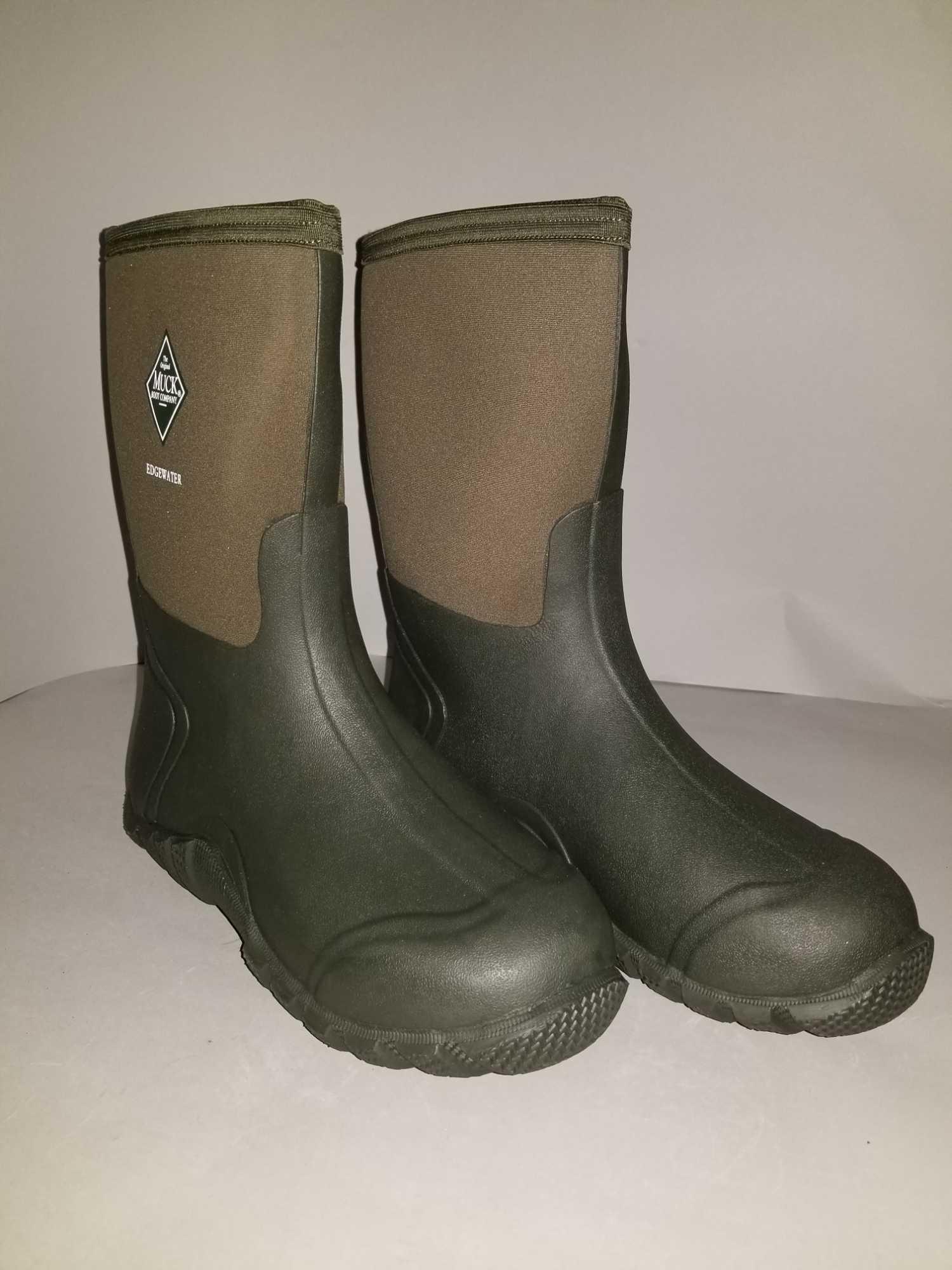 New Muck Boot Company Edgewater Moss Pattern Boots.