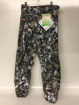 1 New Sitka Optifade Elevated II Downpour Pants.