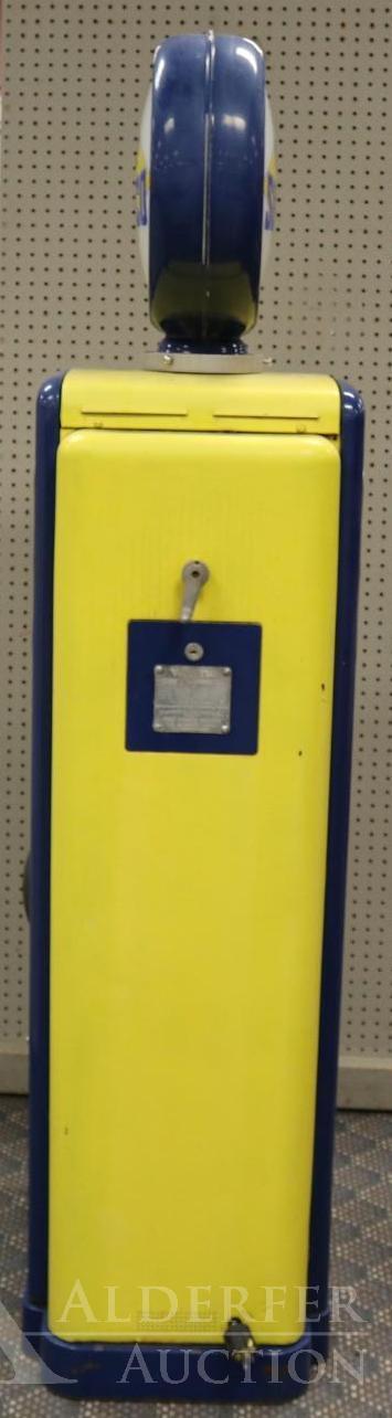 Wayne 100-B Gas Pump Restored in Blue Sunoco Gasoline