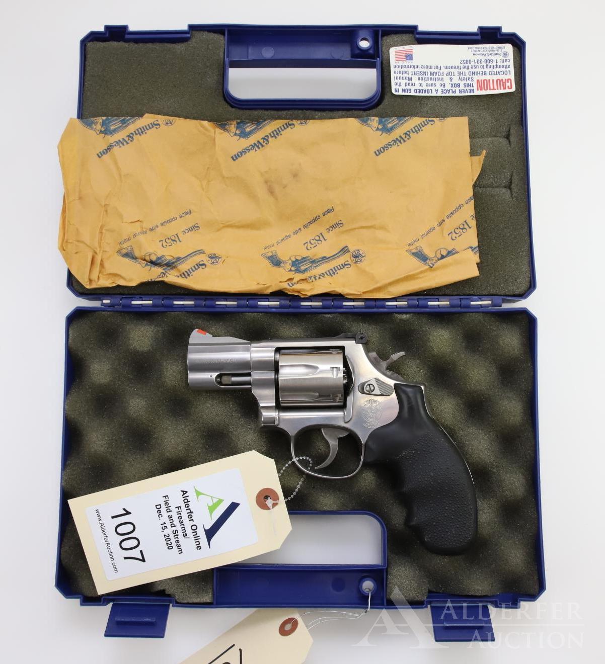 Smith & Wesson 686-5 double action revolver.