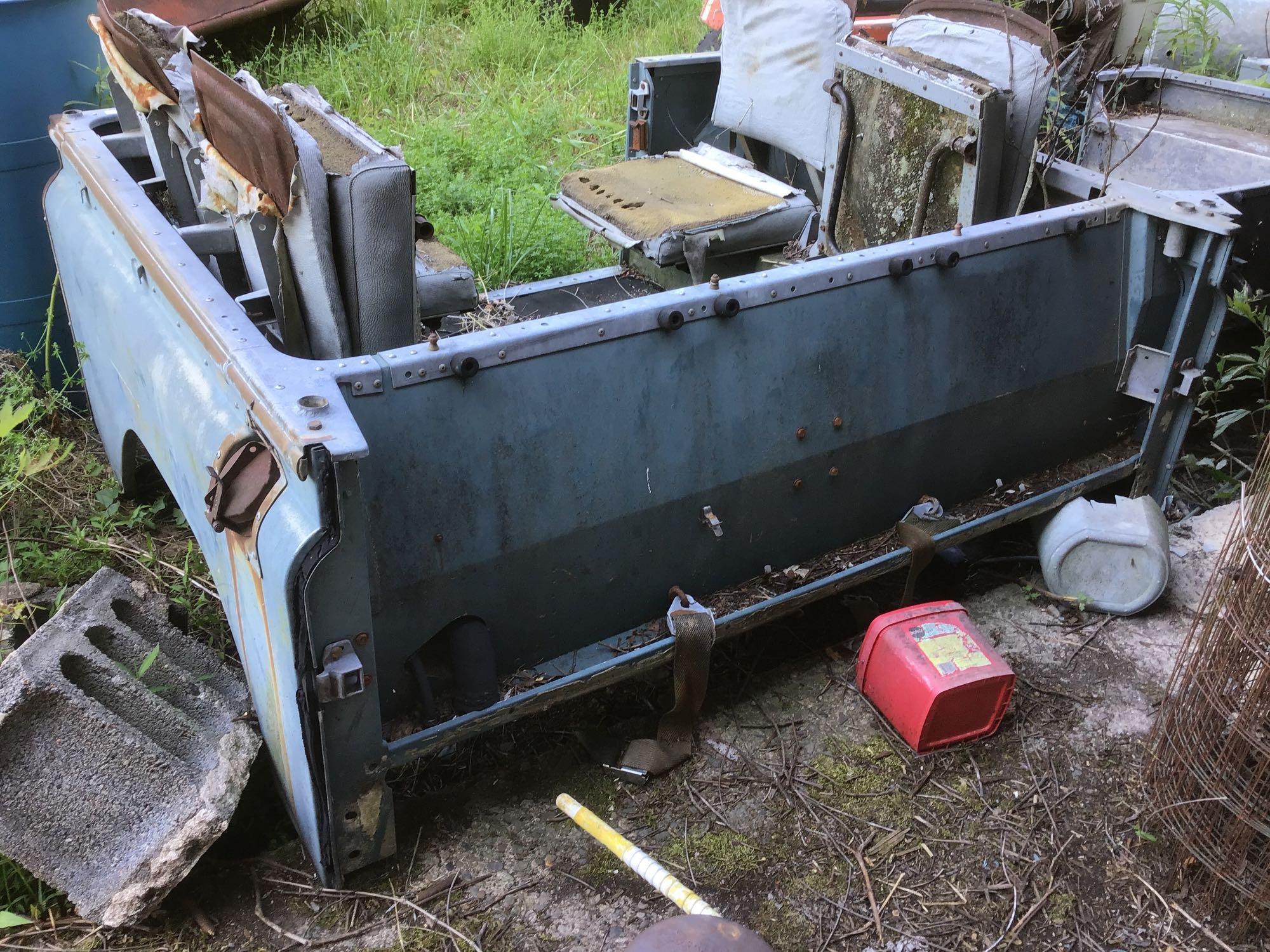 Land Rover Tub