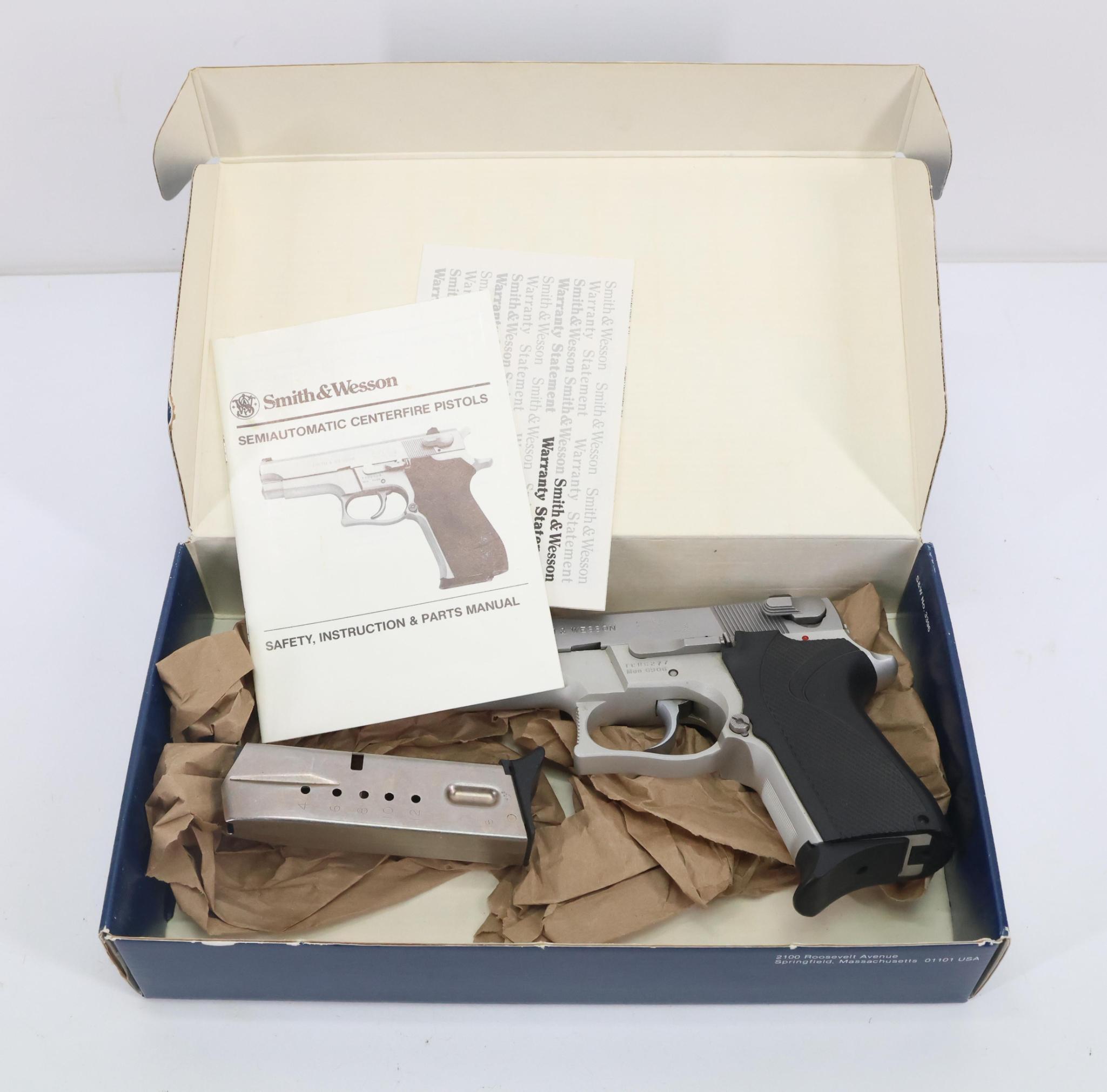 Smith & Wesson 6906 Semi Automatic Pistol