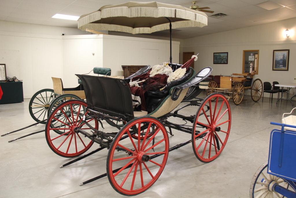 1835 LADIES WICKER PHAETON BUGGY