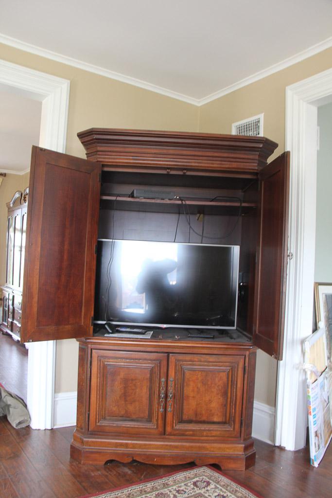 Entertainment Center with LG Flat Screen TV