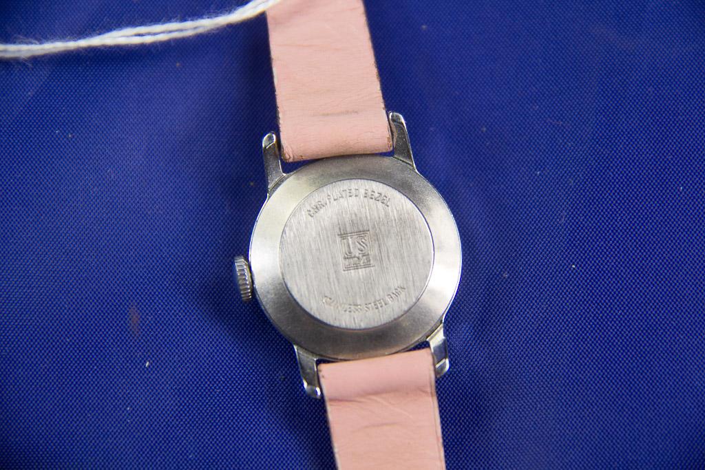 U.S. TIME " CINDERELLA" OFFICIAL DISNEY WRIST WATCH - RUNS - 1957