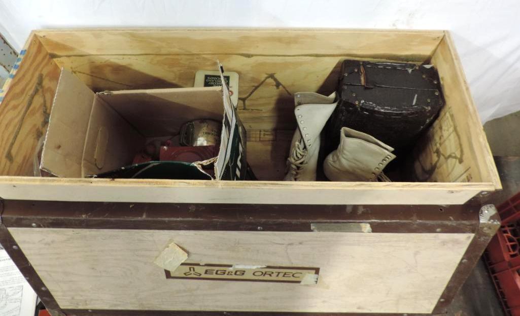 6 vintage oil cans, 2 tobacco cans, 12 volt Ge light, 35x14x17 EG&G Ortek wooden box and more.