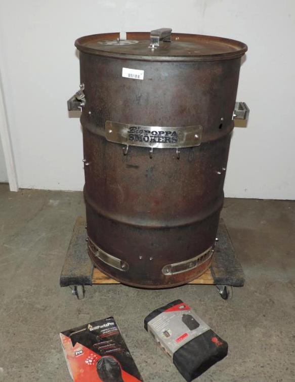 24x35" Big pappa barrel smoker.