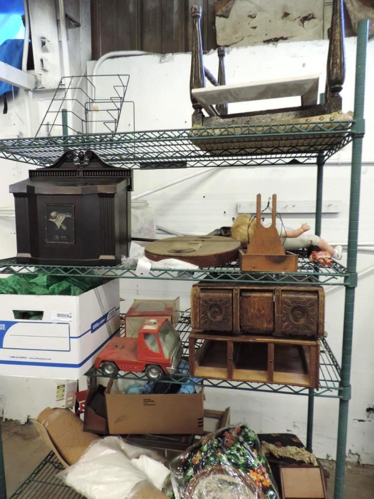 Antique collectibles lot.