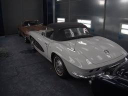 1962  CHEVROLET CORVETTE CONVERTIBLE