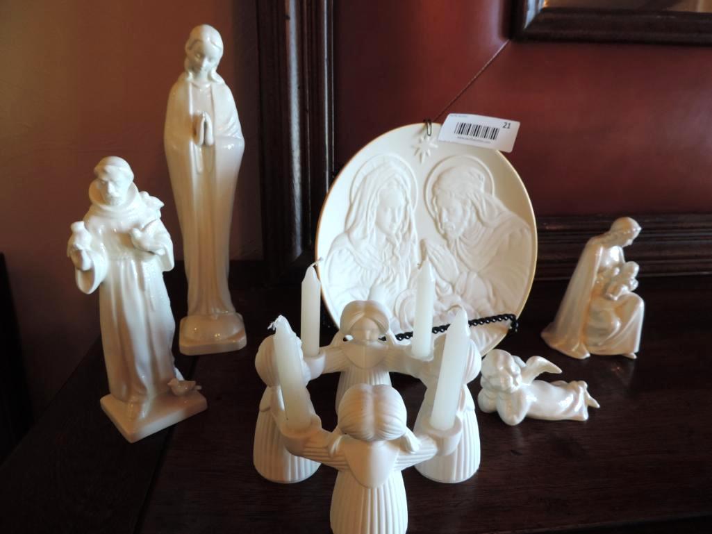 Assorted Hummel angel figurines.