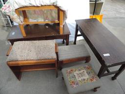 Six piece furniture grouping.