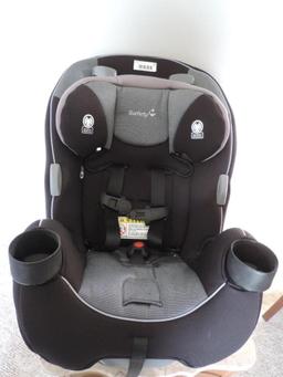 Safety First car seat in good condition.