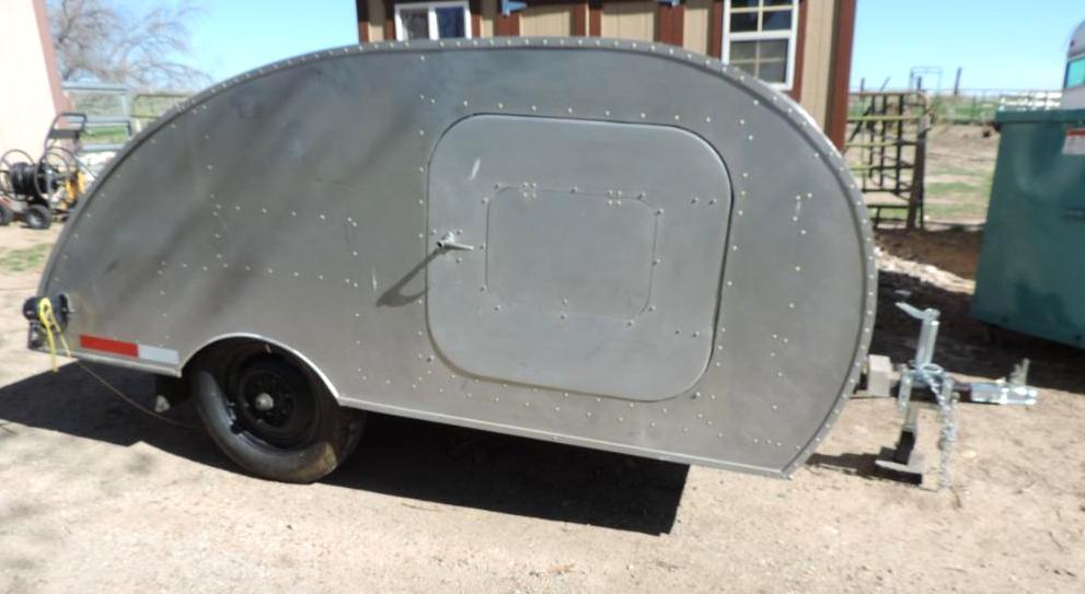 Beautiful 1949 Teardrop trailer with title.