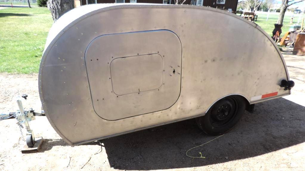 Beautiful 1949 Teardrop trailer with title.