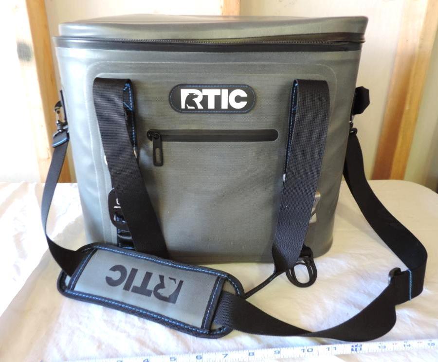 Rtic cooler.