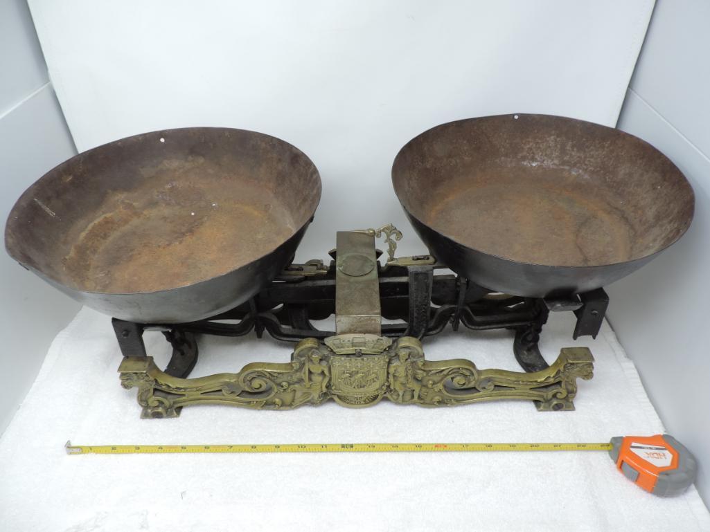 Stunning 19th century French ornate brass-bronze trade scale Roberval balance.