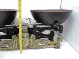 Stunning 19th century French ornate brass-bronze trade scale Roberval balance.