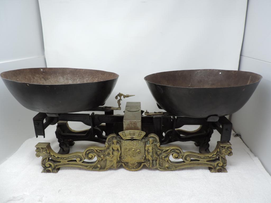 Stunning 19th century French ornate brass-bronze trade scale Roberval balance.