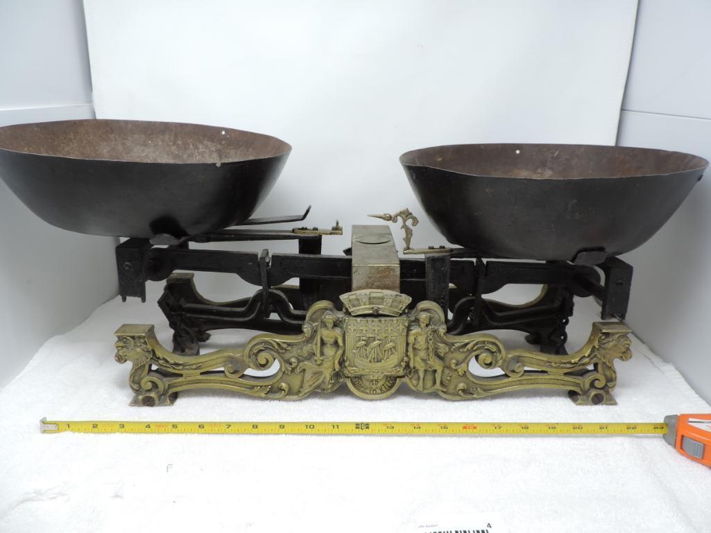 Stunning 19th century French ornate brass-bronze trade scale Roberval balance.