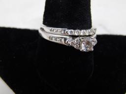 Stunning 14 K white gold engagement ring