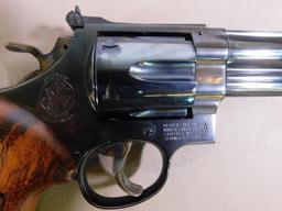 Smith & Wesson - 29