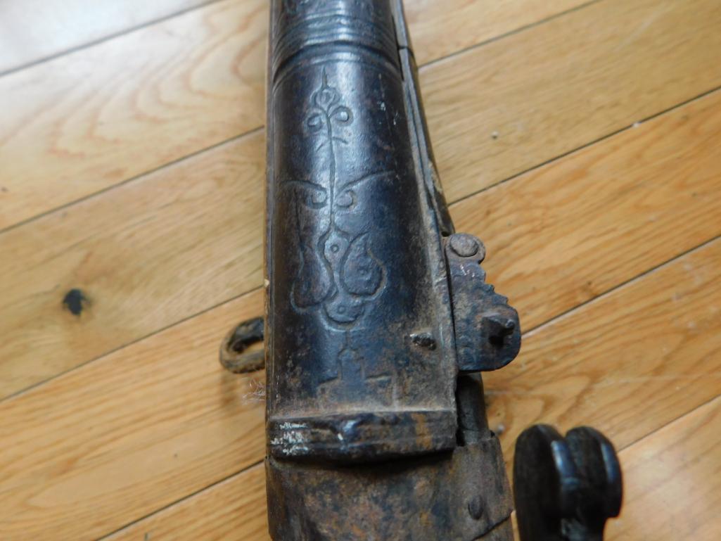 Antique matchlock musket